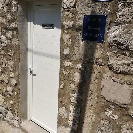 Nikola アパート ドゥブロブニク