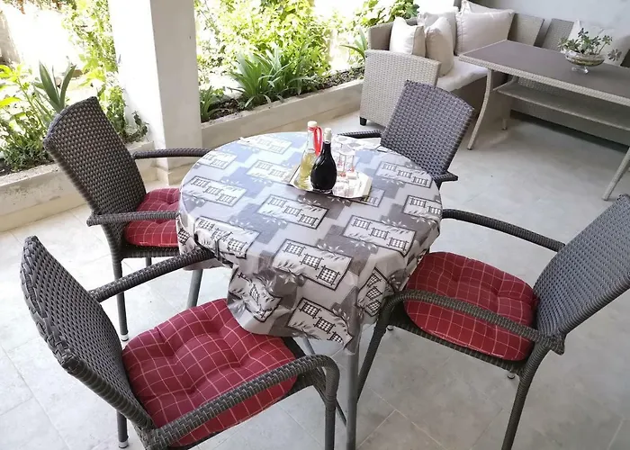 Apartment Nikola *